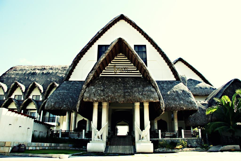 Java Hotel Laoag Exterior foto